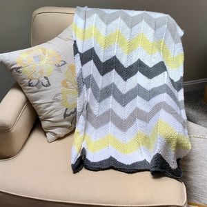 Vintage Crochet Afghan Blanket Throw Zig Zag Chevron Yellow Gray White 38x24”